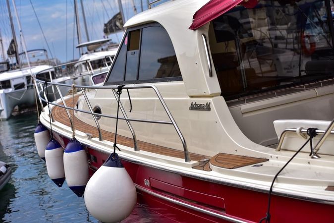 SAS Vektor Adriana 44 | Renesansa