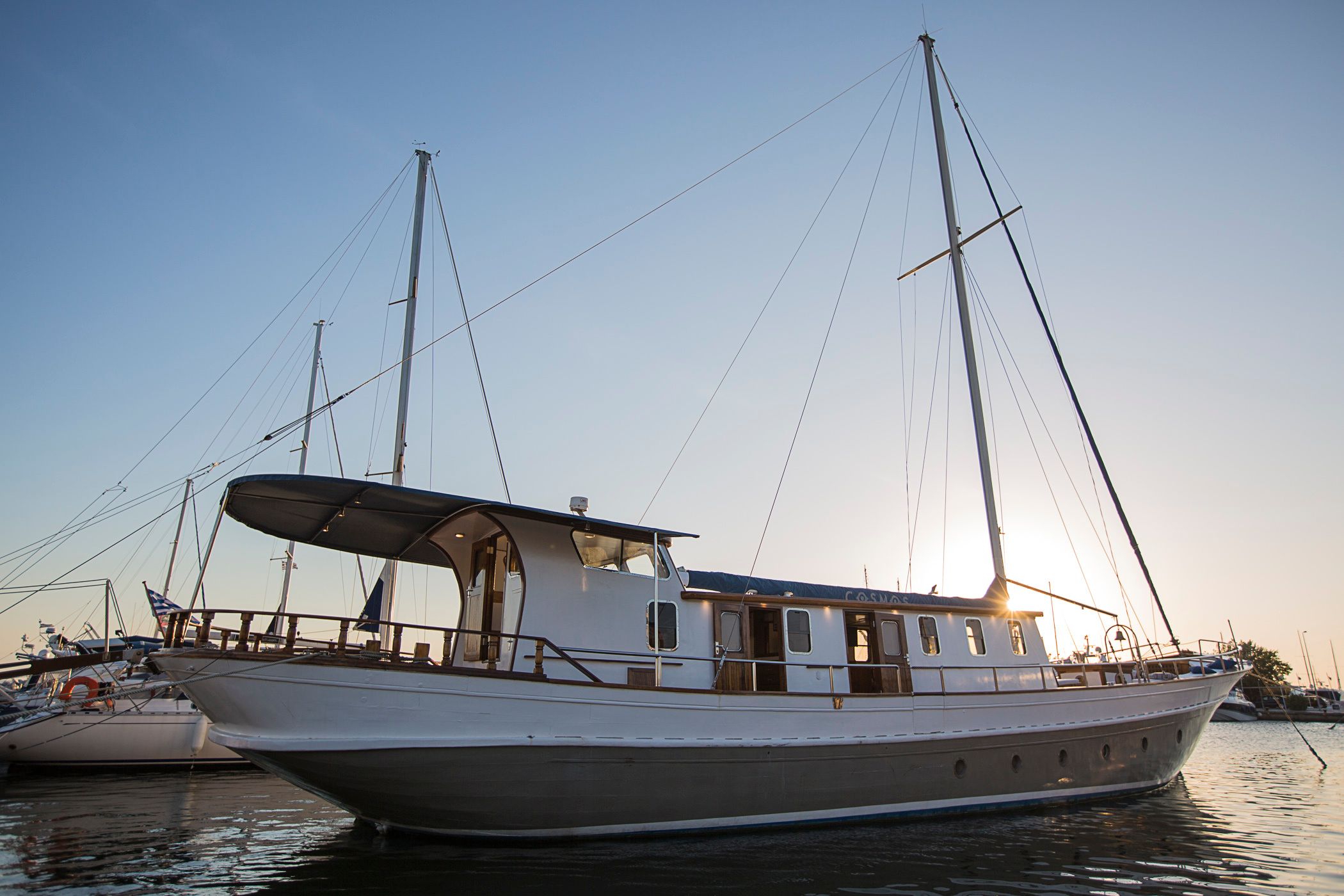 Motor Sailer 81 | Cosmos