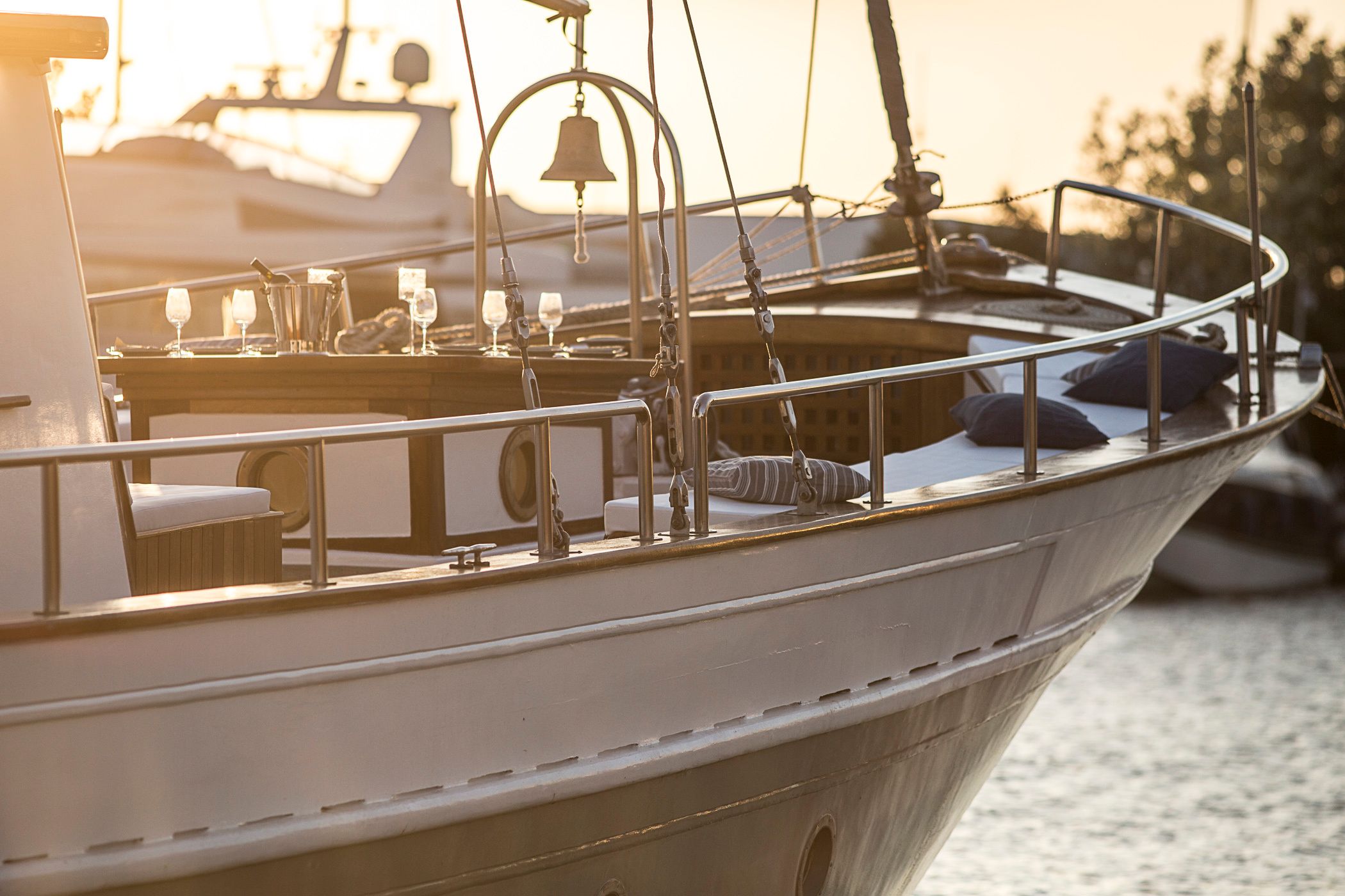 Motor Sailer 81 | Cosmos