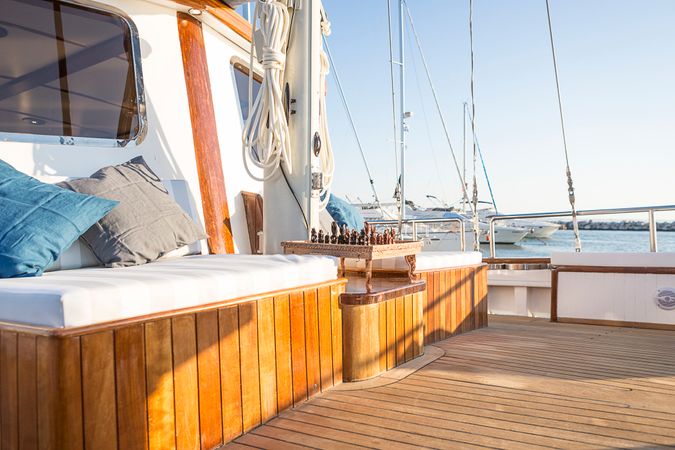 Motor Sailer 81 | Cosmos