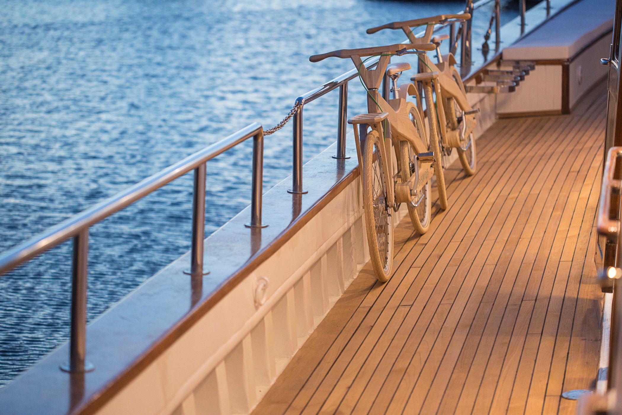 Motor Sailer 81 | Cosmos