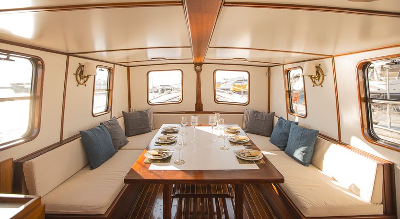 Motor Sailer 81 | Cosmos