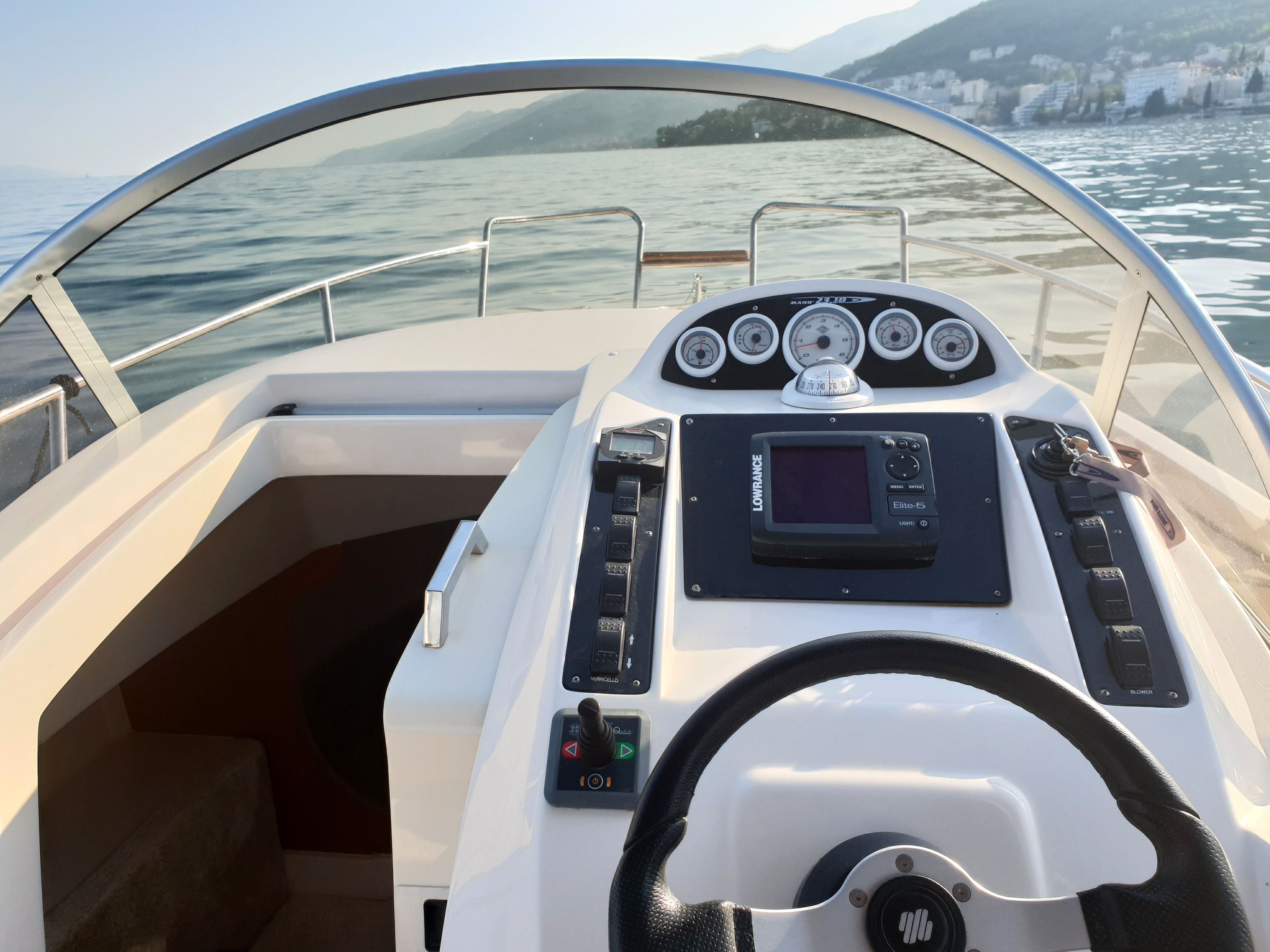 Mano Marine 23.10 | Marine