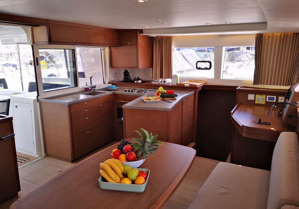 Lagoon 450 F | Calm Point