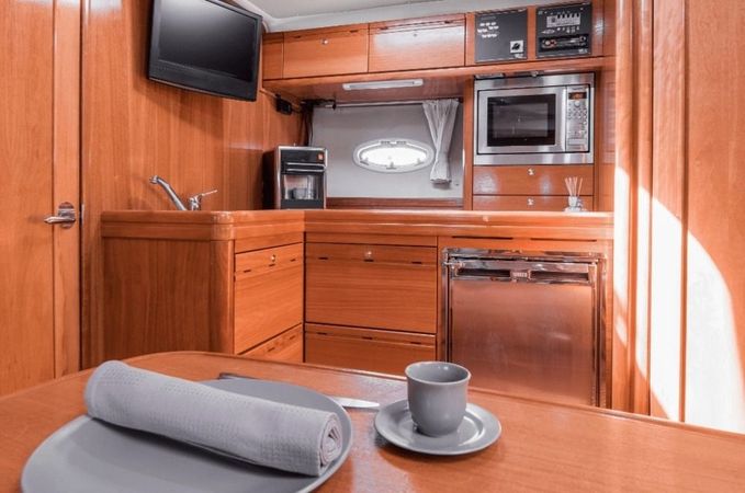 Bavaria Sport 37 | Aegean Blue