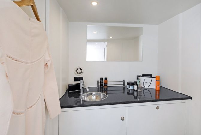 Vanquish 43 | Placebo