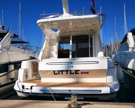 Sealine 34 | Little One