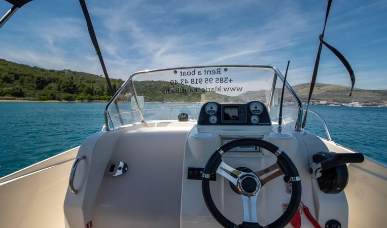 Quicksilver 675 | Activ Open