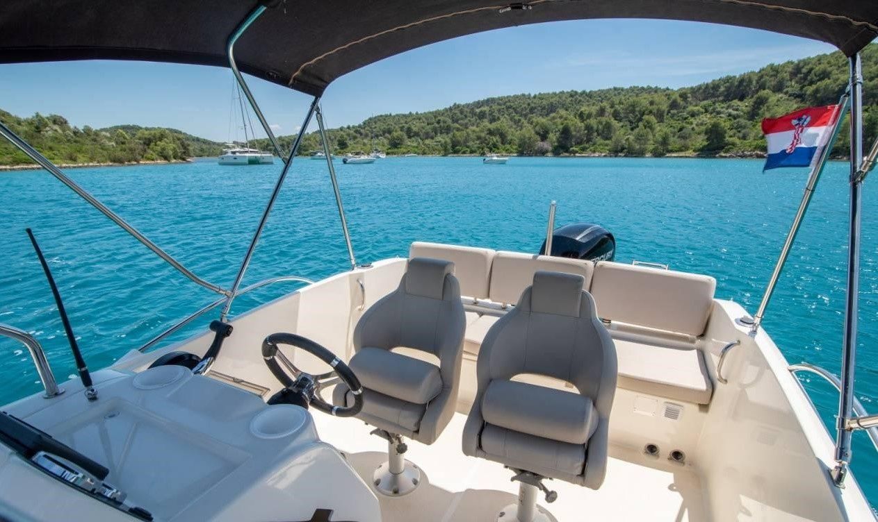 Quicksilver 675 | Activ Open