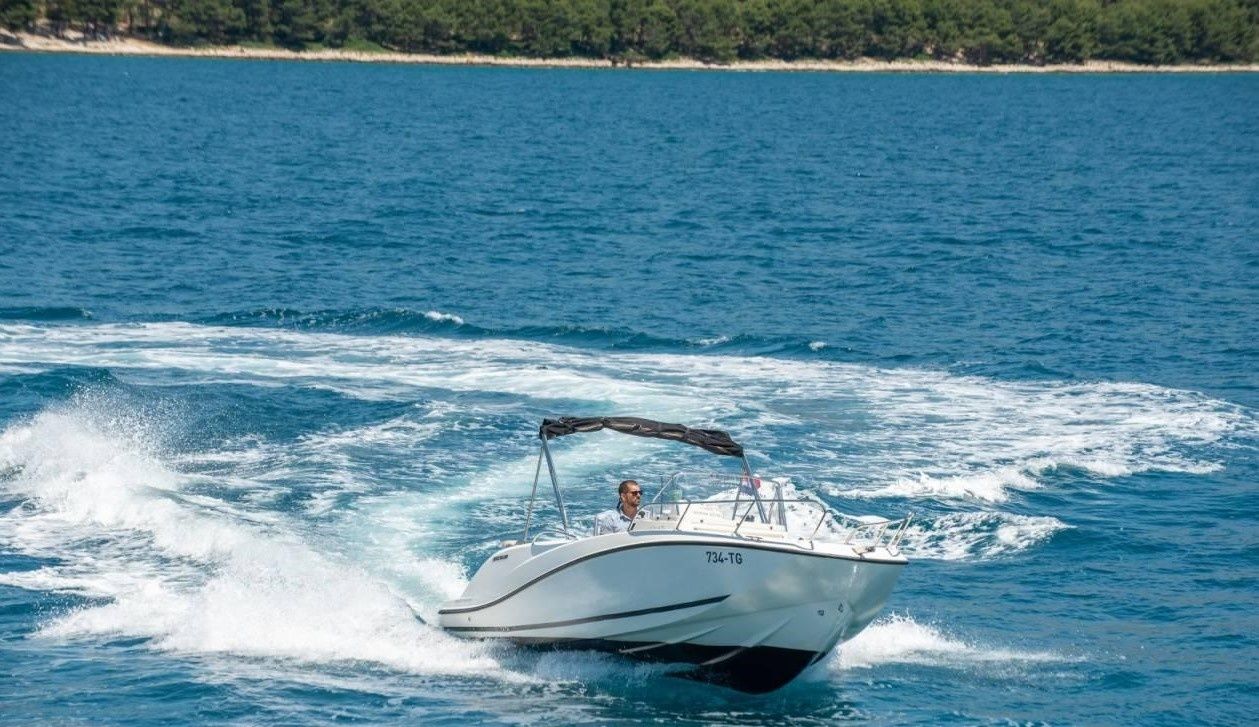 Quicksilver 675 | Activ Open