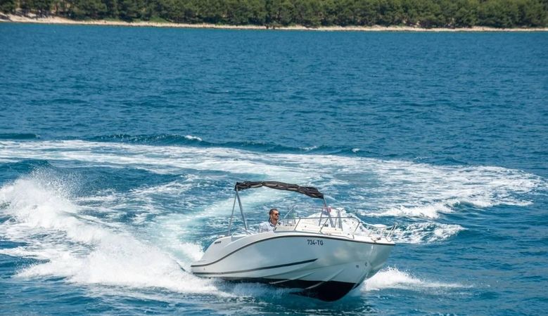 Quicksilver 675 | Activ Open