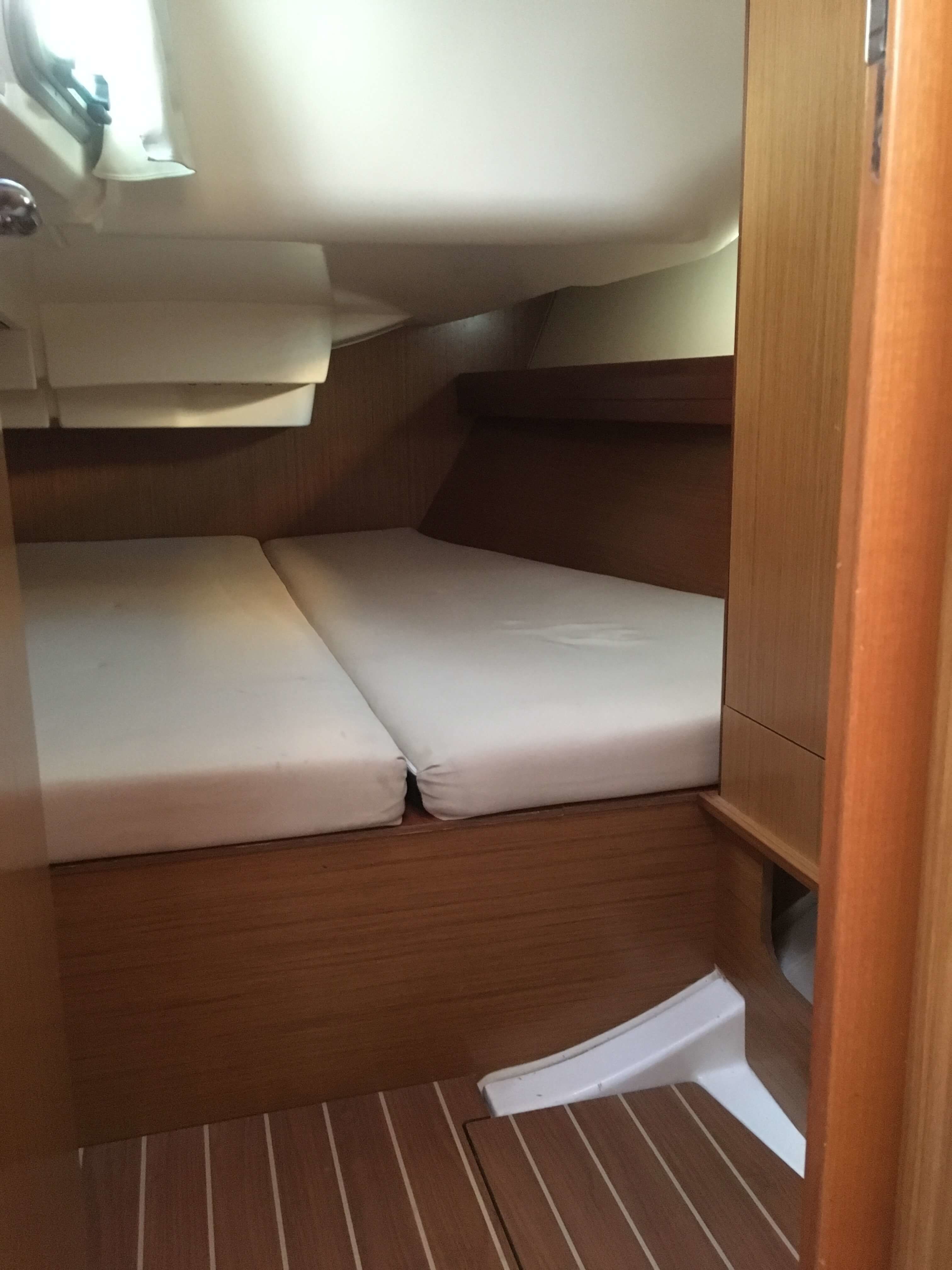 Jeanneau Sun Odyssey 39 | Sofia