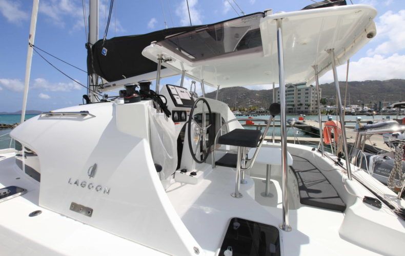 Lagoon 380 S2 | Saint Blue