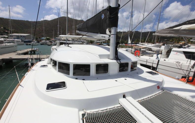 Lagoon 380 S2 | Saint Blue