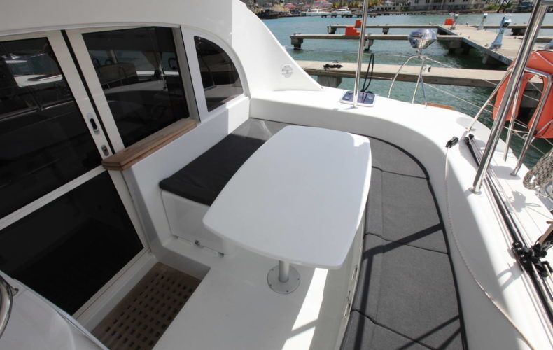 Lagoon 380 S2 | Saint Blue