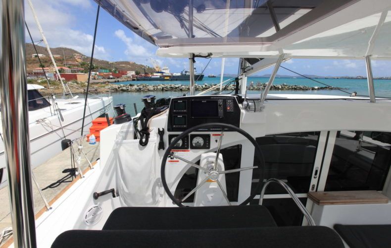 Lagoon 380 S2 | Saint Blue