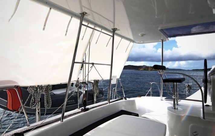 Lagoon 380 S2 | Saint Blue