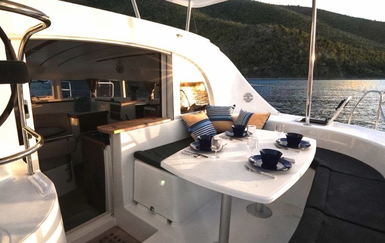 Lagoon 380 S2 | Saint Blue