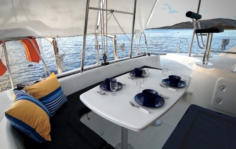 Lagoon 380 S2 | Saint Blue