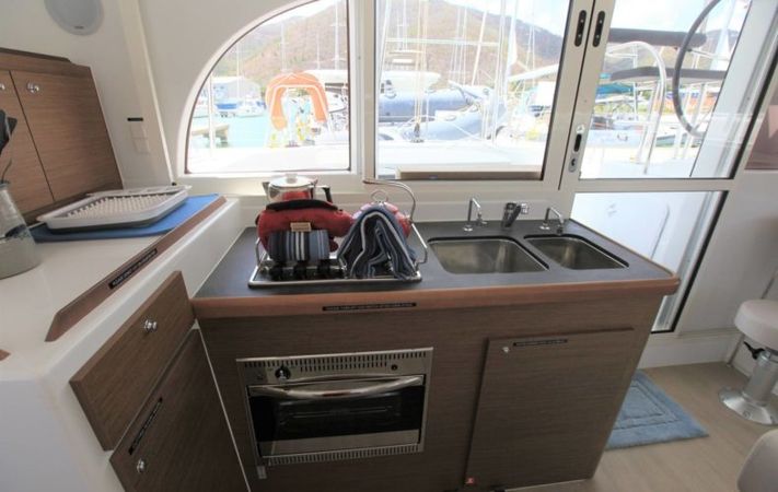 Lagoon 380 S2 | Saint Blue