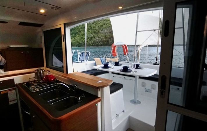 Lagoon 380 S2 | Saint Blue