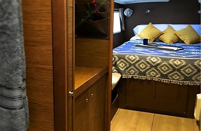 Lagoon 380 S2 | Saint Blue