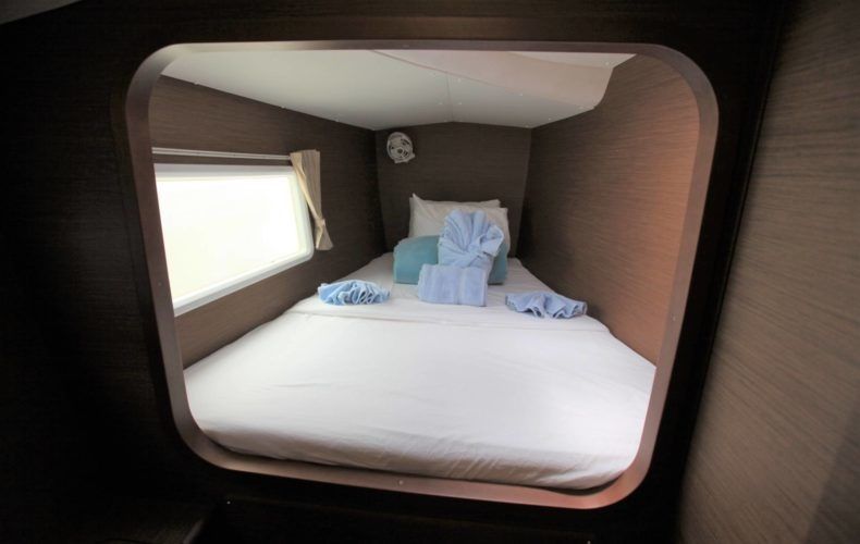 Lagoon 380 S2 | Saint Blue