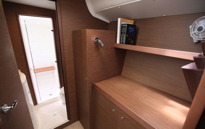 Lagoon 380 S2 | Saint Blue