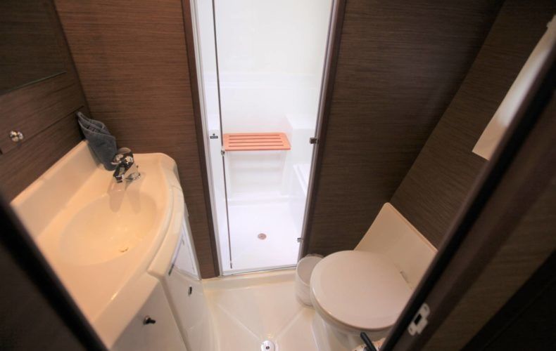 Lagoon 380 S2 | Saint Blue