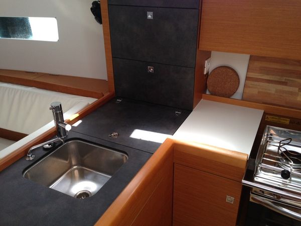 Jeanneau Sun Odyssey 349 | Cherie Bibi