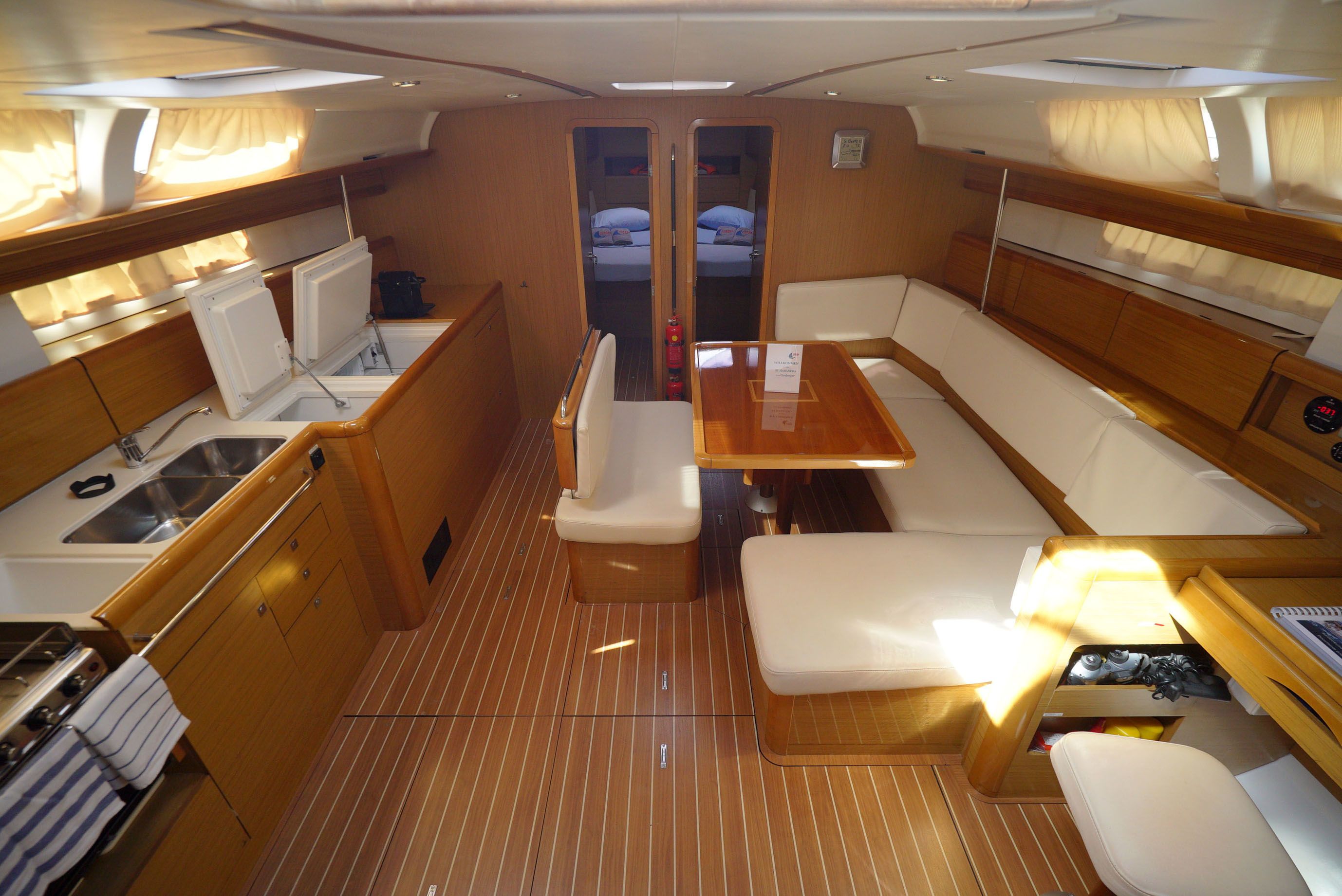 Odyssey 49. Jeanneau Sun Odyssey 43.9 2014 года. GMM Yachting.