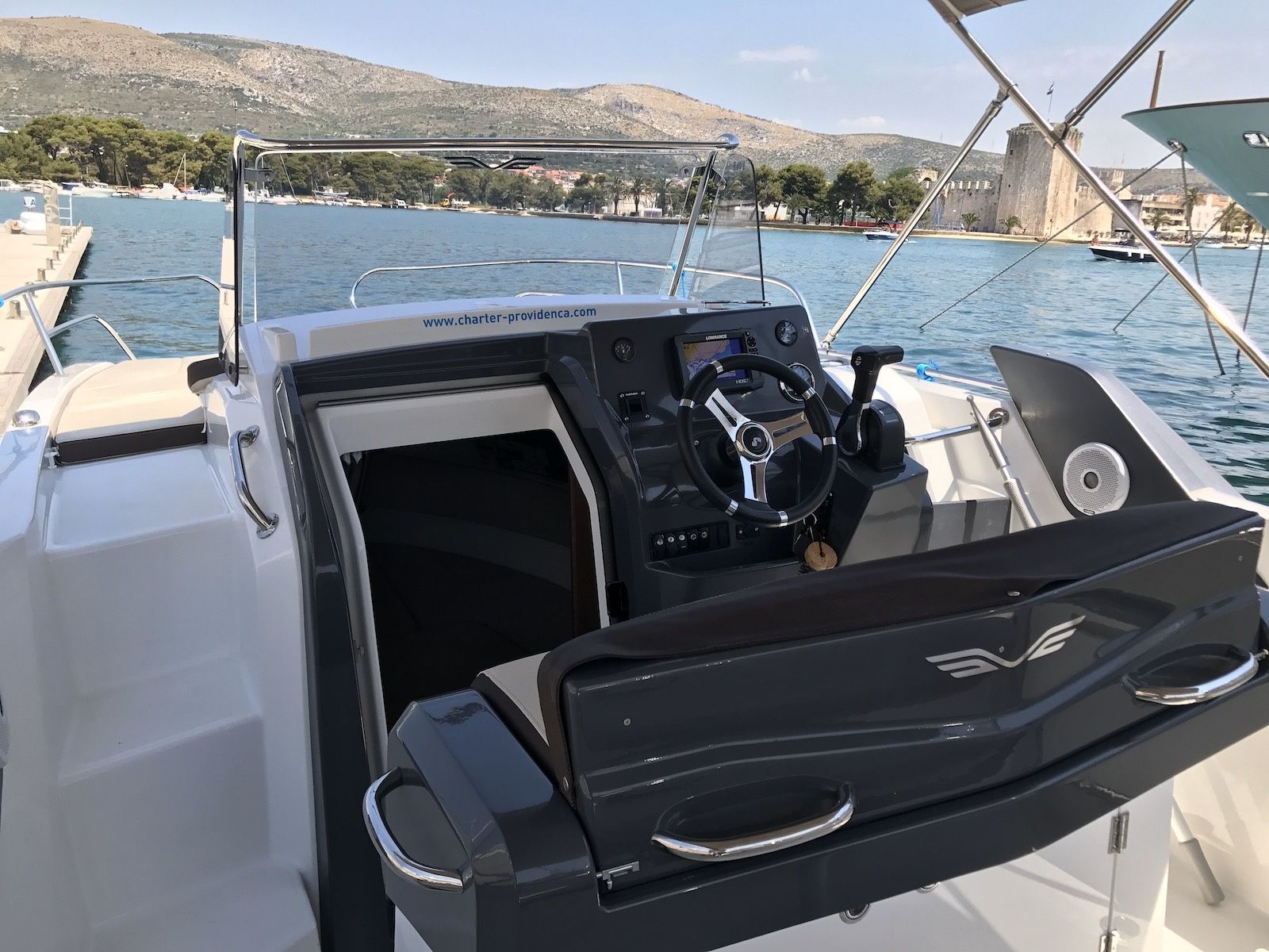 Beneteau Flyer 7.7 | Sun Deck