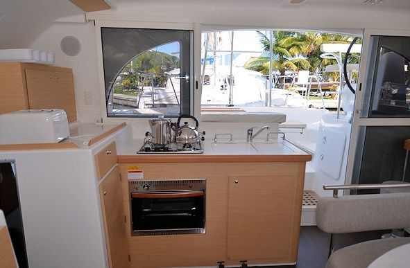 Lagoon 380 S2 | Buda Dreams