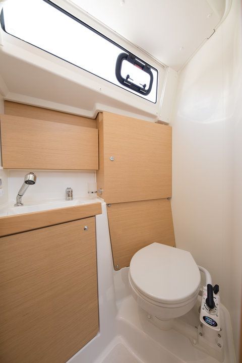Beneteau Oceanis 38 | Summer Breeze 1