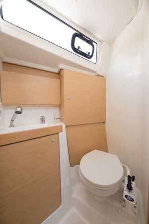 Beneteau Oceanis 38 | Summer Breeze 1