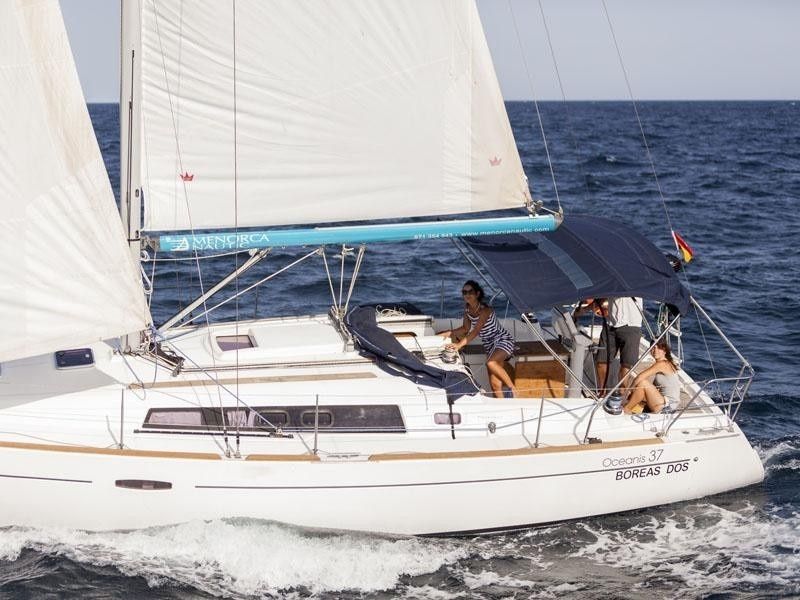 Beneteau Oceanis 37 | Boreas Dos