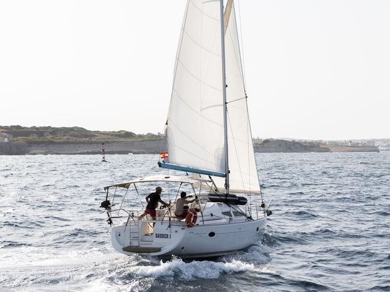 Beneteau Oceanis 37 | Boreas Dos