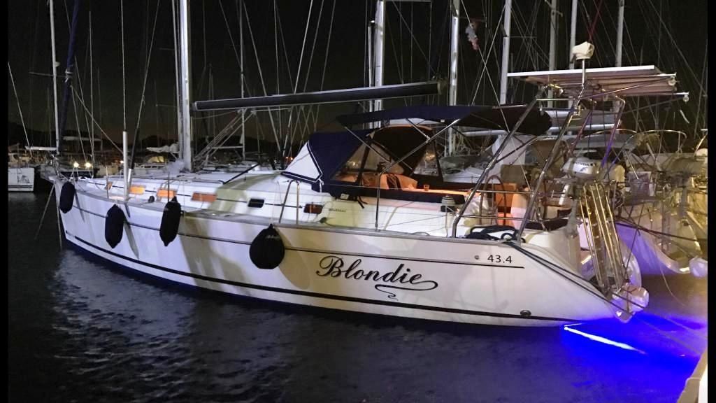 Beneteau Cyclades 43.4 | Blondie