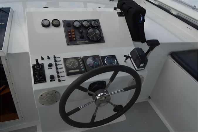 Vri-Jon Contessa 1370 | Silver Lady