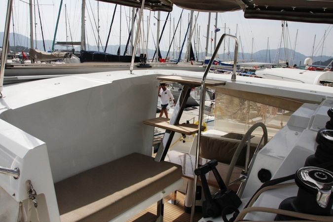 Fountaine Pajot Lucia 40 | Amber