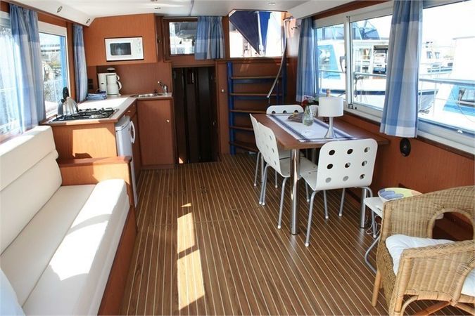 De Drait Safari Houseboat 1200 | Holidaytime