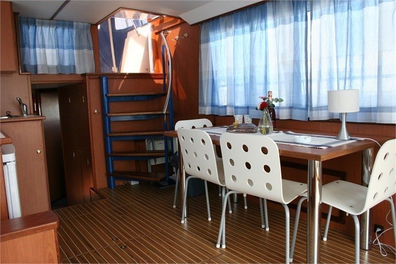 De Drait Safari Houseboat 1200 | Holidaytime