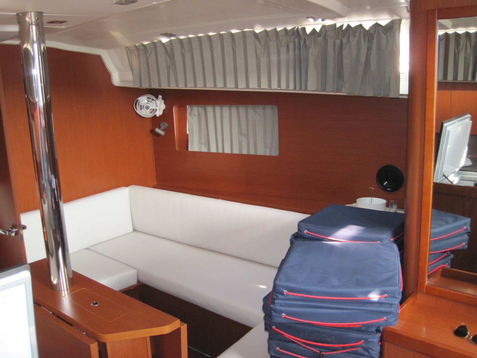 Beneteau Oceanis 41.1 | Stella