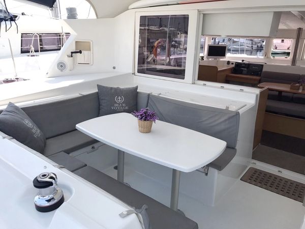 Lagoon 421 | Blue Lagoon