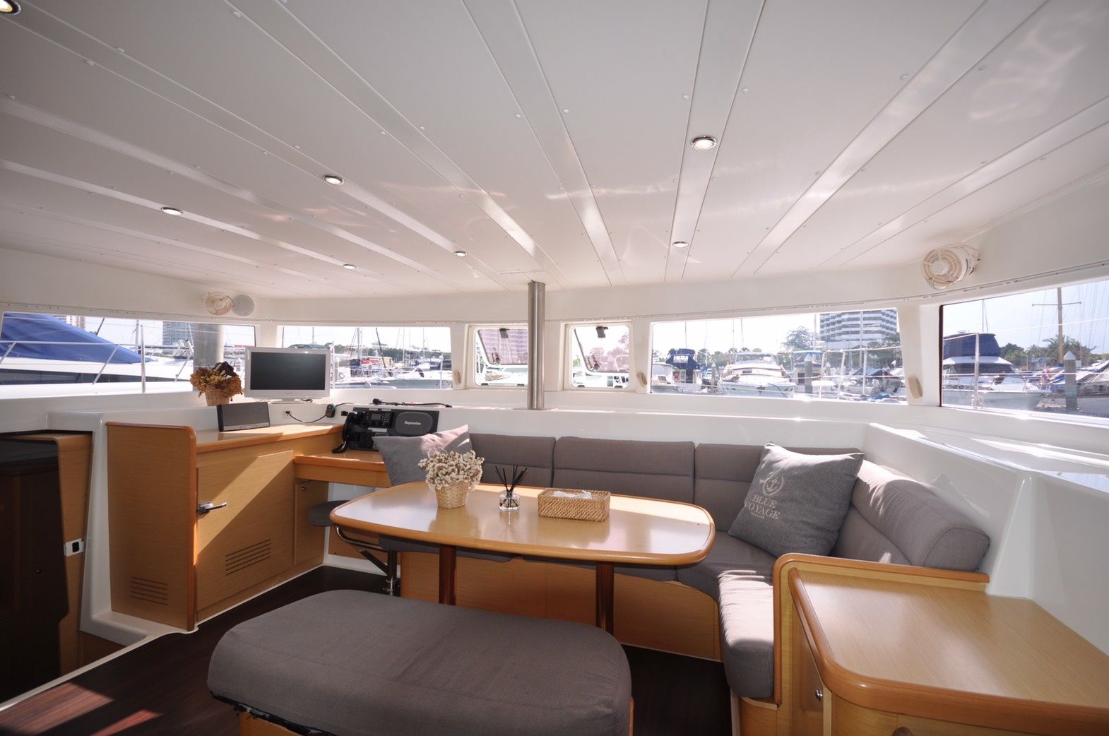 Lagoon 421 | Blue Lagoon