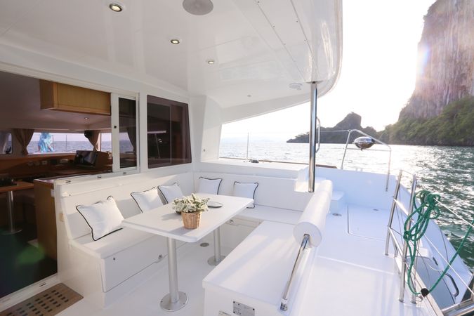 Lagoon 400 S2 | Blue Atoll