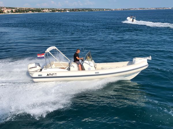 Nuova Jolly 24 | Elegance Black Fin