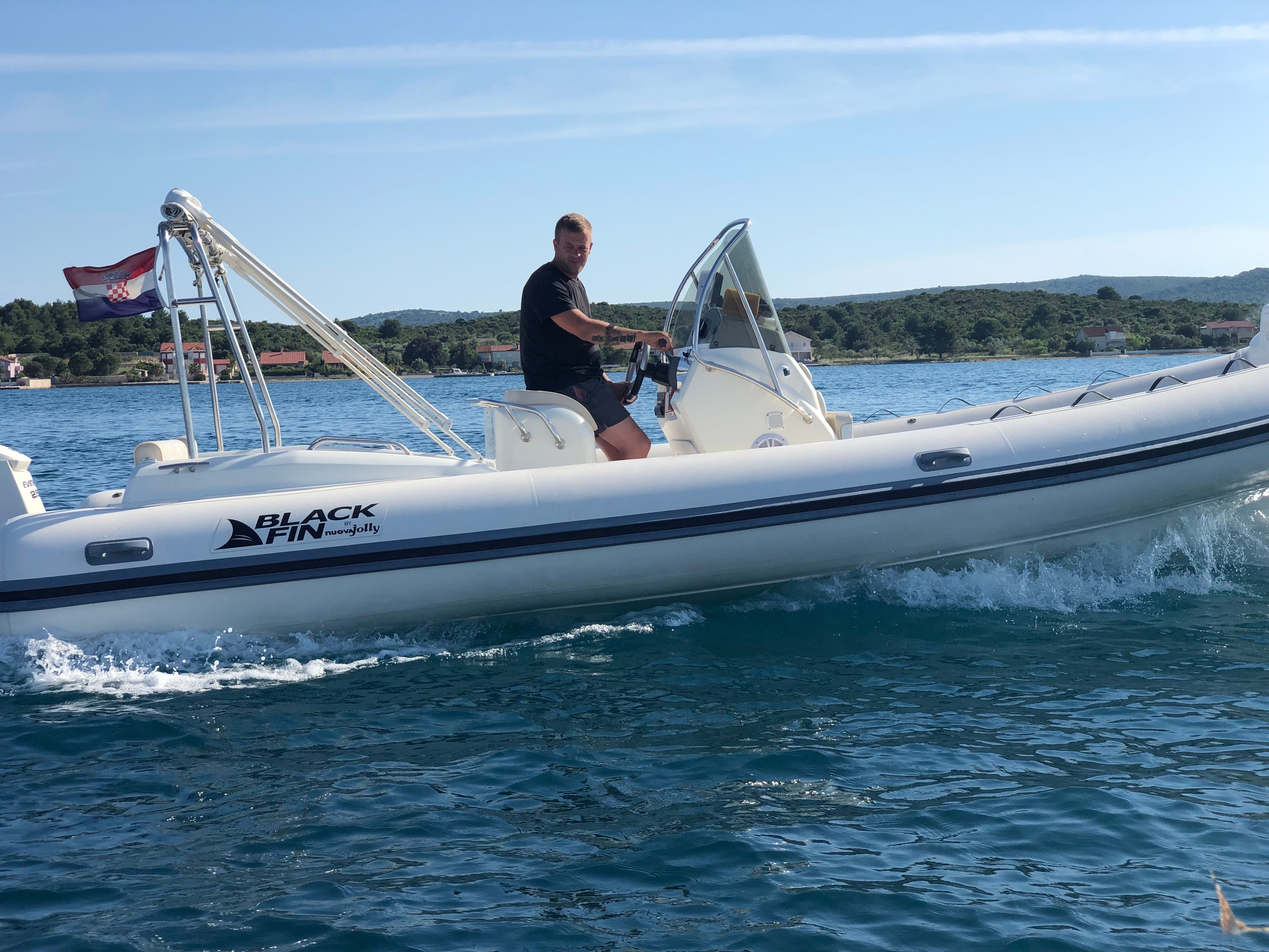Nuova Jolly 24 | Elegance Black Fin