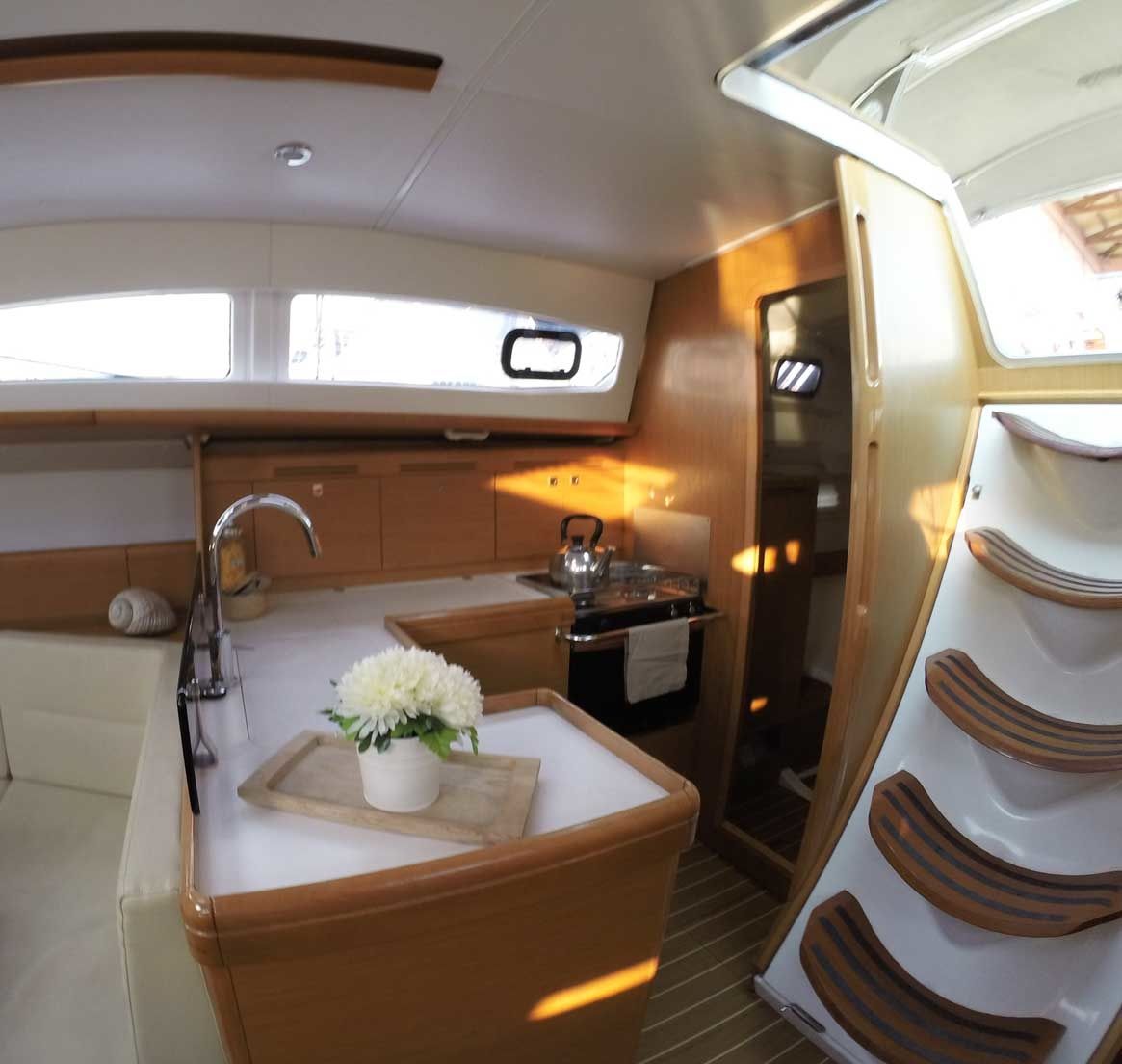 Jeanneau Sun Odyssey 42 | Sweet Alis