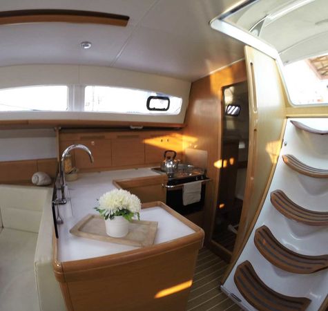 Jeanneau Sun Odyssey 42 | Sweet Alis
